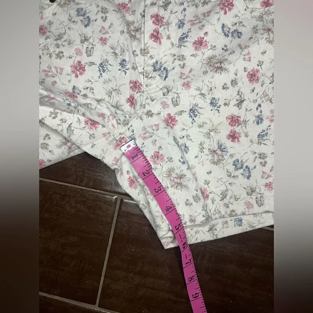 Lauren Jeans Co. Ralph Lauren floral denim shorts sz 6 - Picture 7 of 7